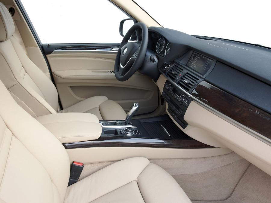  BMW X5 xDrive 4.0d 2010 года  (фото 70 из 83)